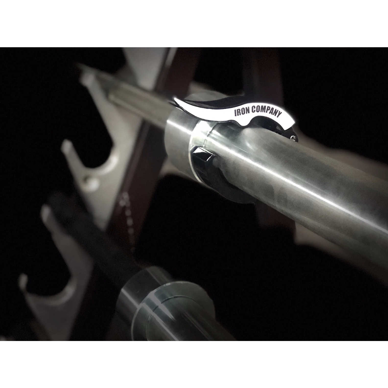 Aluminum Olympic Clamp Collars (Pair) - Lever Compression Bar Clamps – IRON COMPANY (IC-ROC) 2 Aluminum Olympic Clamp Collars (Pair) - Lever Compression Bar Clamps – IRON COMPANY (IC-ROC) - Image 2