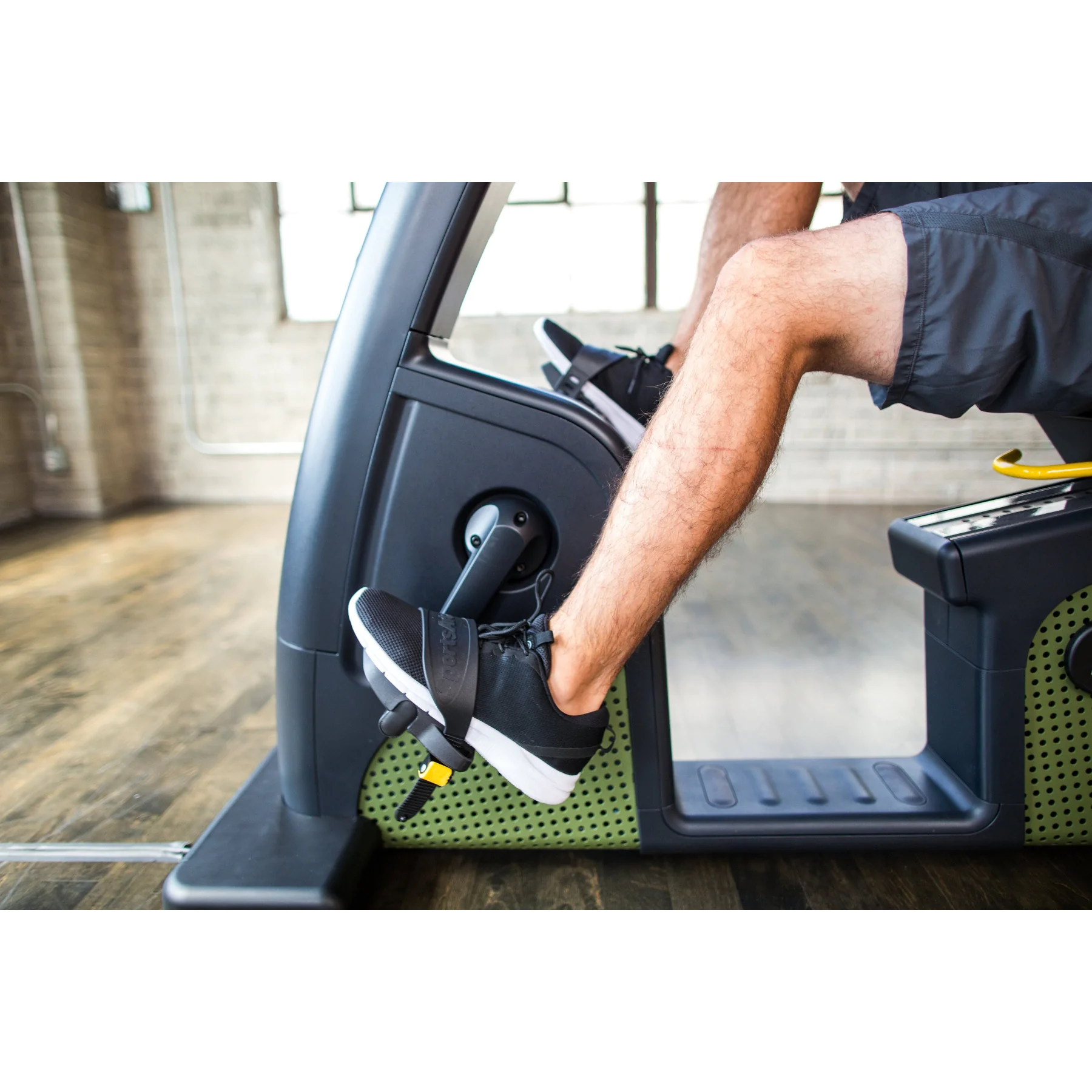 G576R Status Series ECO-POWR Club Commercial Grade Recumbent Cycle – SportsArt (G576R) 9 G576R Status Series ECO-POWR Club Commercial Grade Recumbent Cycle – SportsArt (G576R) - Image 9